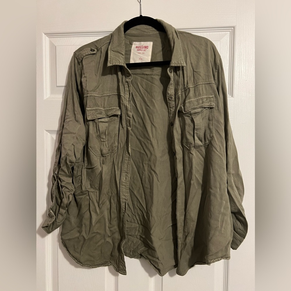 Green button down